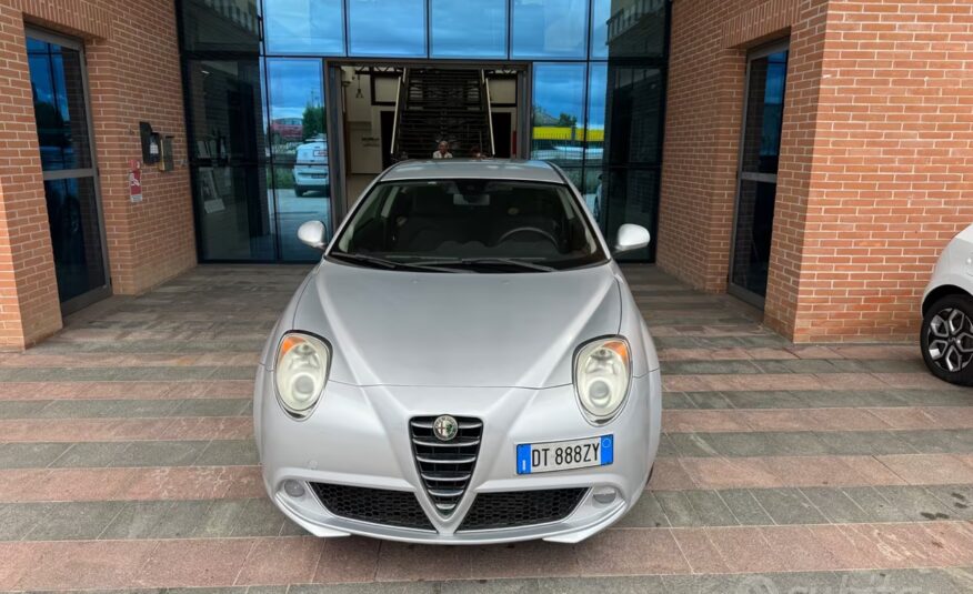 Alfa Romeo MiTo 1.6 JTDm 16V Distinctive Sport Pack