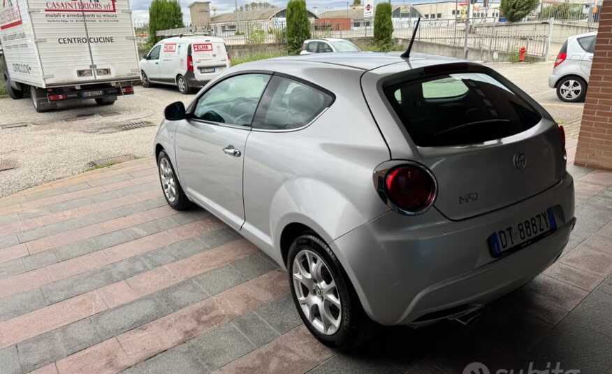 Alfa Romeo MiTo 1.6 JTDm 16V Distinctive Sport Pack