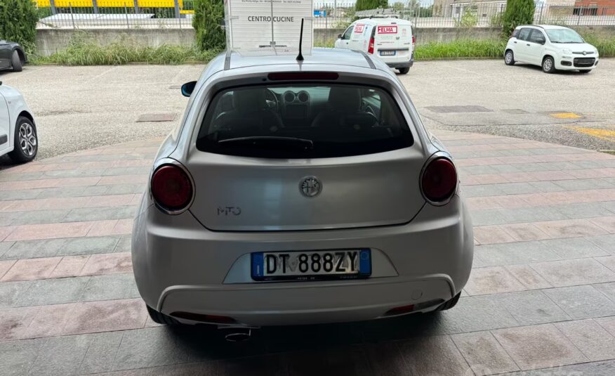Alfa Romeo MiTo 1.6 JTDm 16V Distinctive Sport Pack