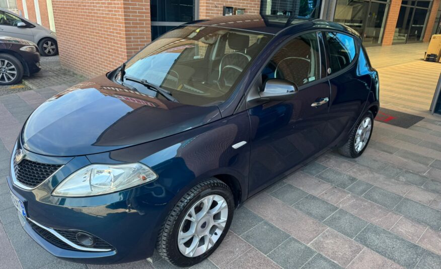 Lancia Ypsilon 1.2 69 CV 5 porte GPL Ecochic Gold