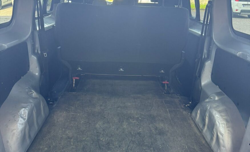 Peugeot Expert BlueHDi 150 S&S PC-TN Combi Compact