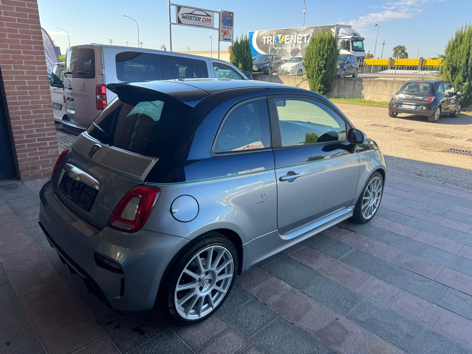 Abarth 695 1.4 Turbo T-Jet Rivale