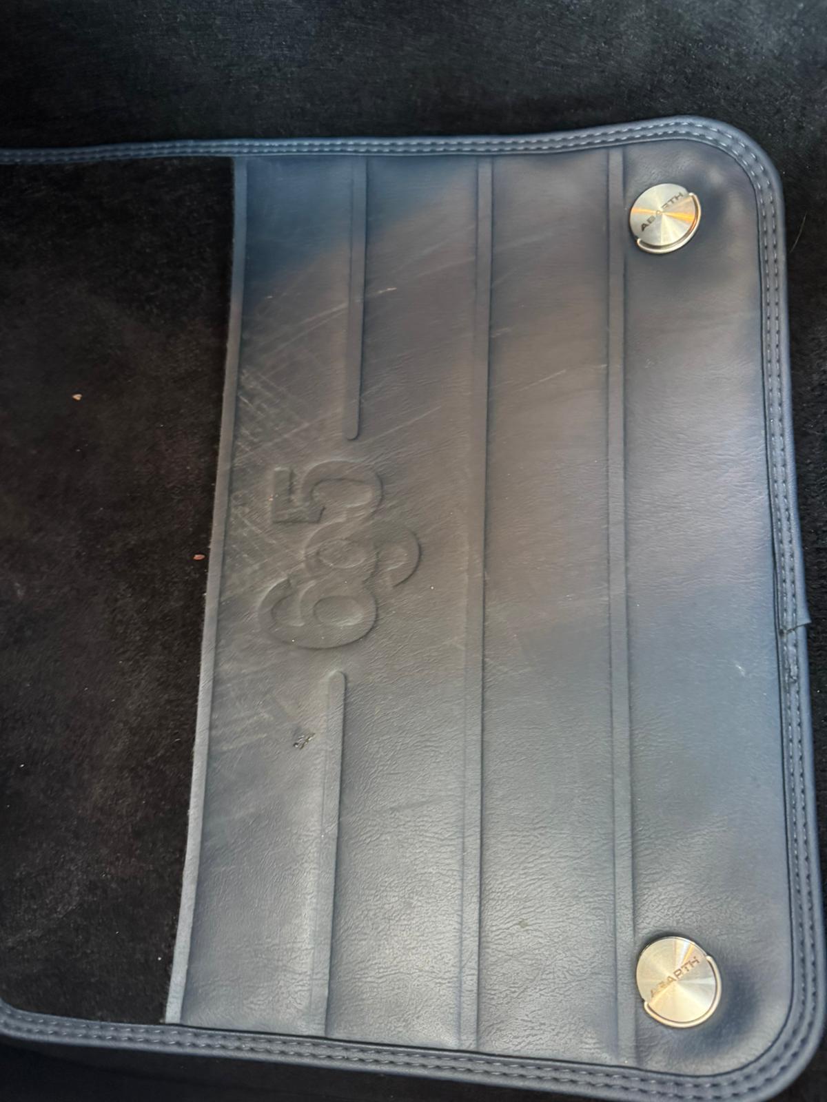 Abarth 695 1.4 Turbo T-Jet Rivale