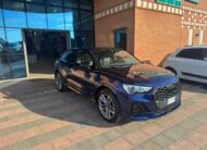 Audi Q3 35 TDI S tronic Identity Black